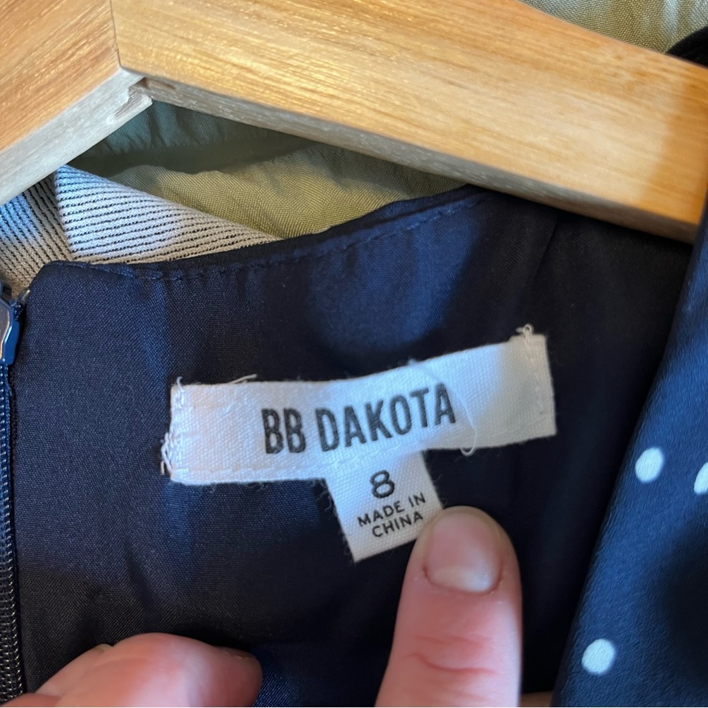 BB Dakota flutter sleeve dress - Picture 8 of 10